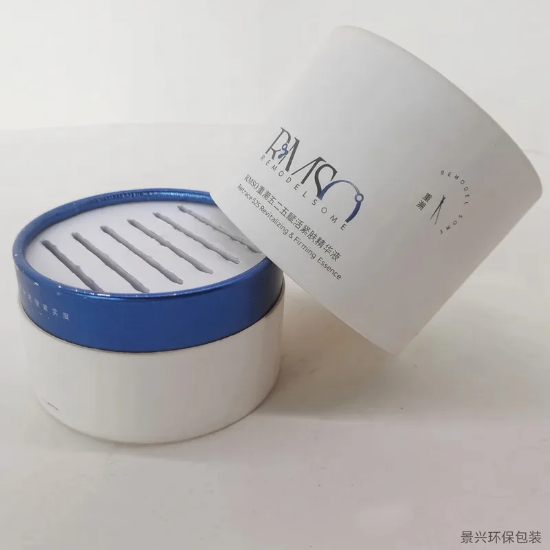 Round lid-and-base with foam ring
