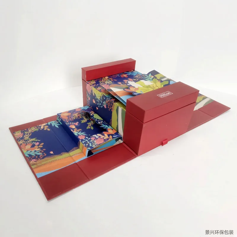 Folding gift box, printed interior