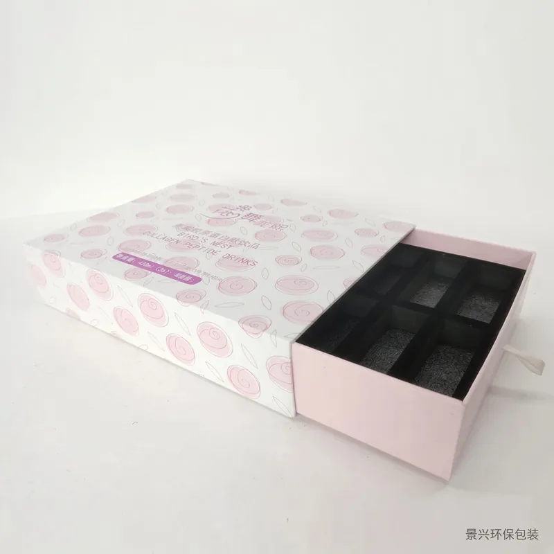 Lidded box with black foam tray