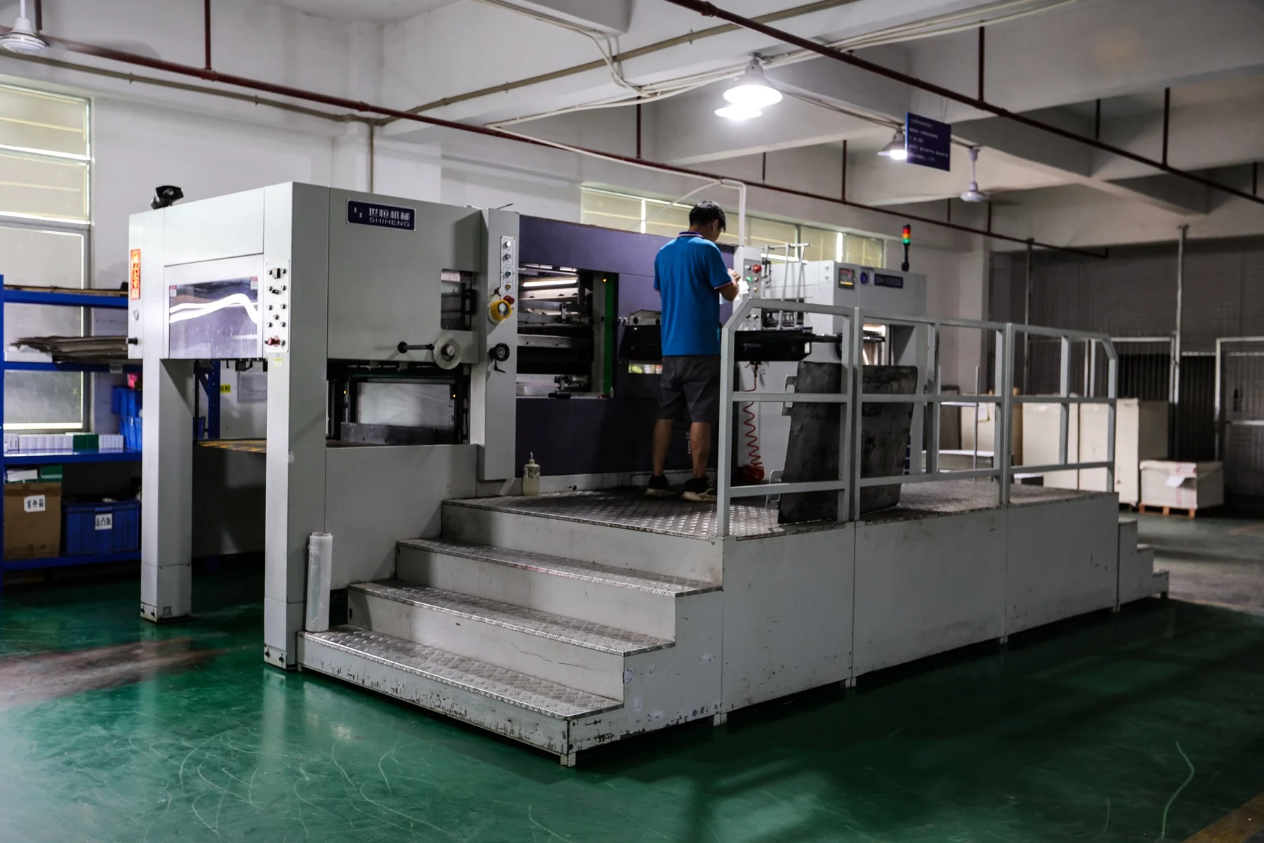 Automatic die-cutter