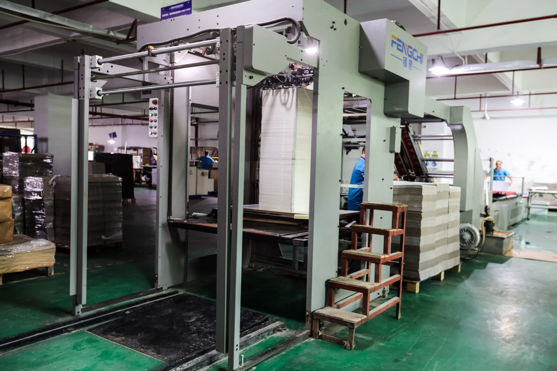 Automatic paper mounting